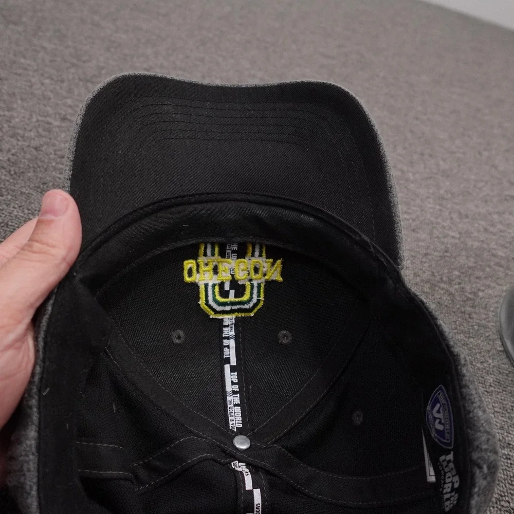 Oregon Ducks Hat Strap Back Mens One Size Gray NCAA Football Top Of The World